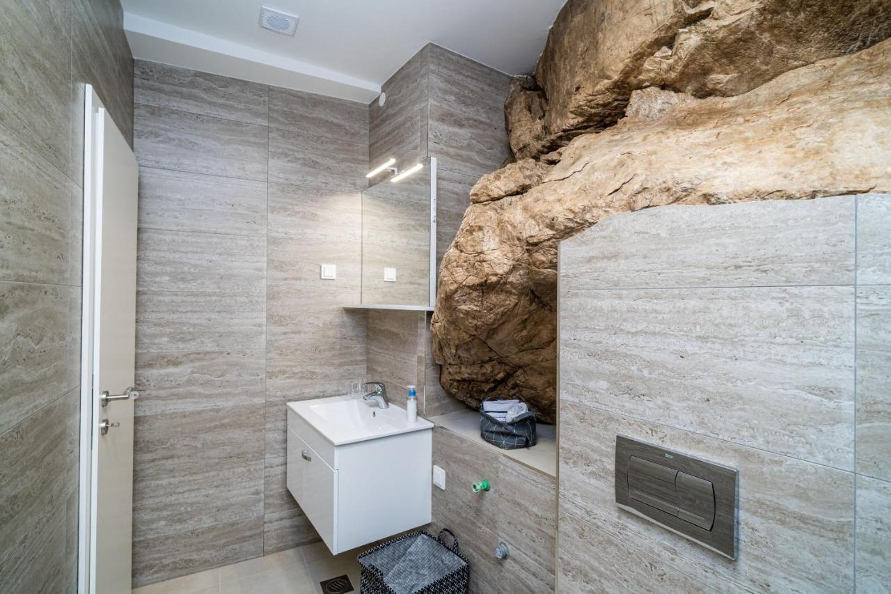 Hidden Gem Apartment Молунат Екстер'єр фото