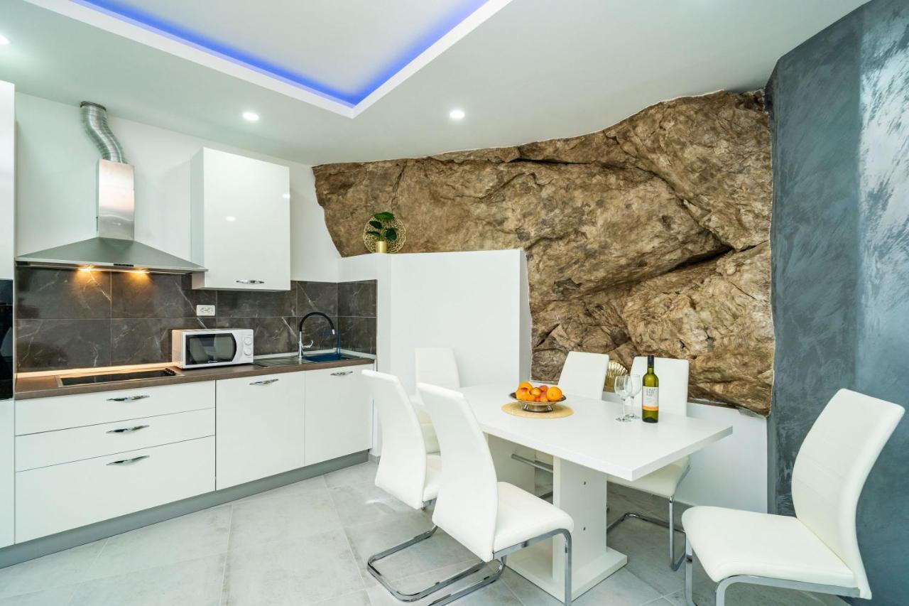 Hidden Gem Apartment Молунат Екстер'єр фото