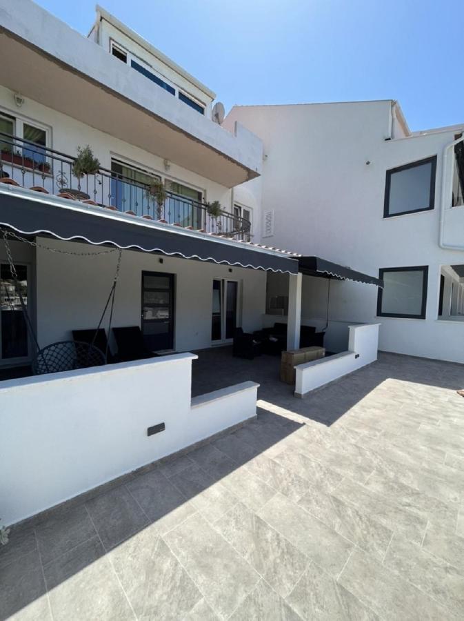 Hidden Gem Apartment Молунат Екстер'єр фото