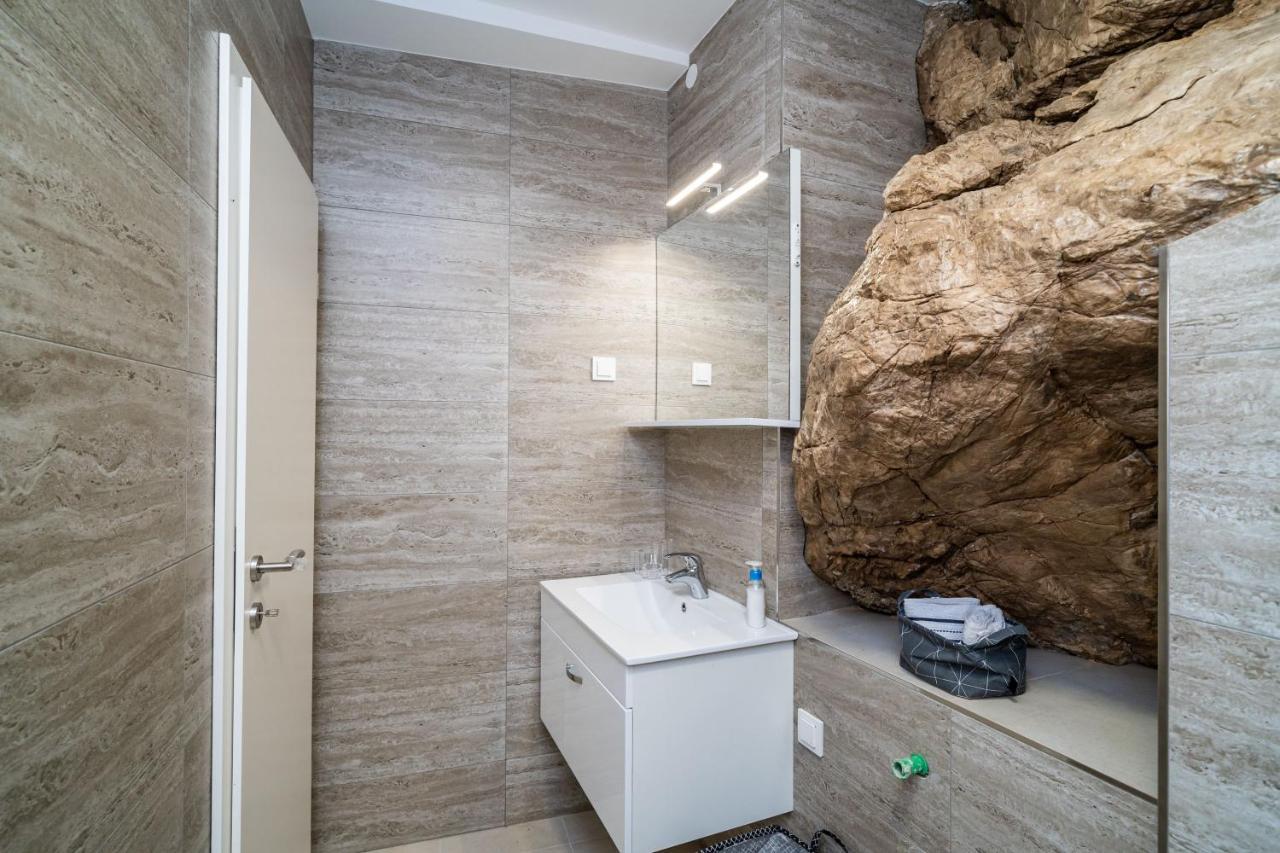 Hidden Gem Apartment Молунат Екстер'єр фото