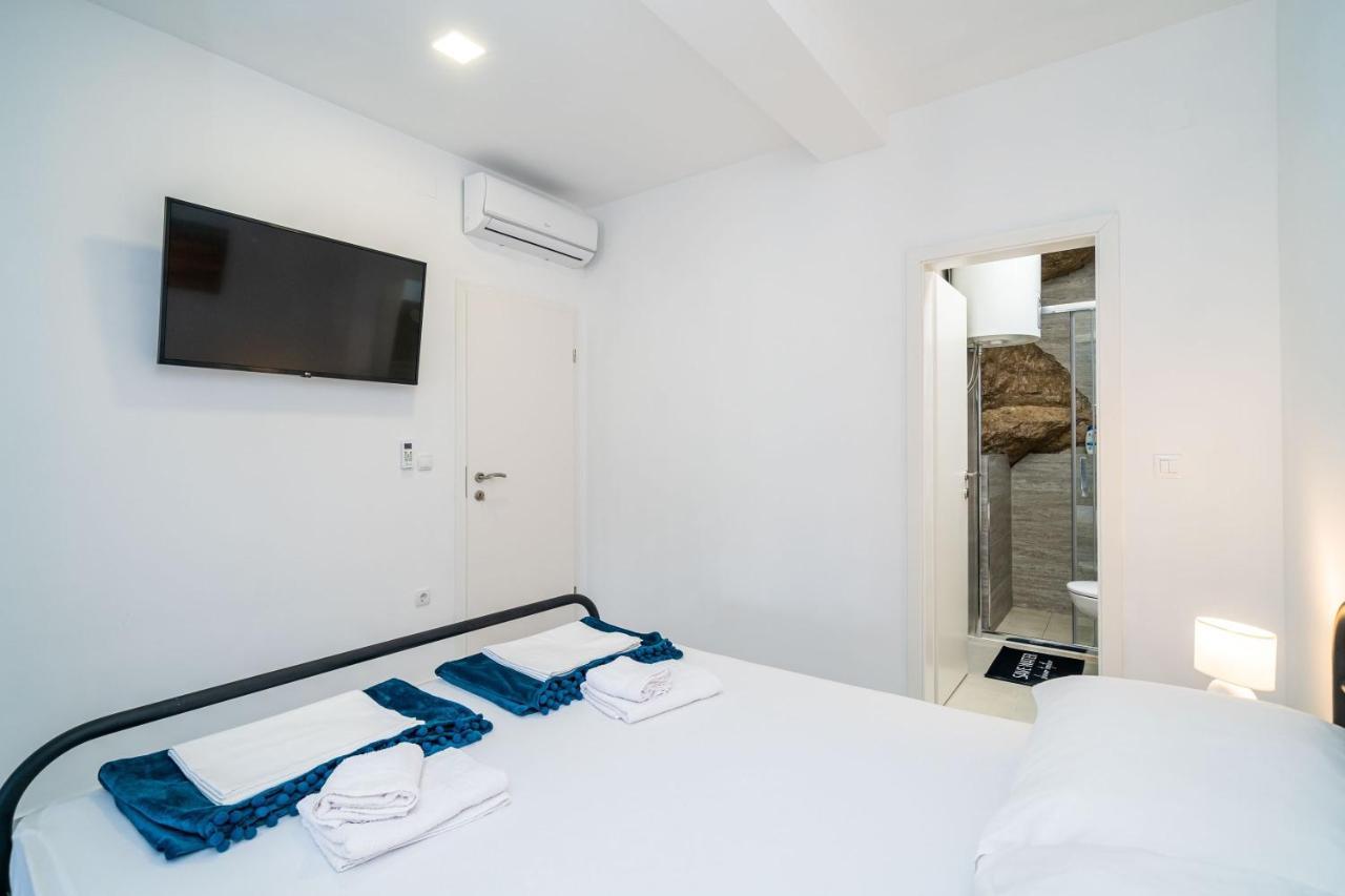 Hidden Gem Apartment Молунат Екстер'єр фото