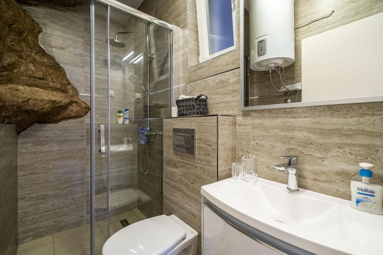Hidden Gem Apartment Молунат Екстер'єр фото
