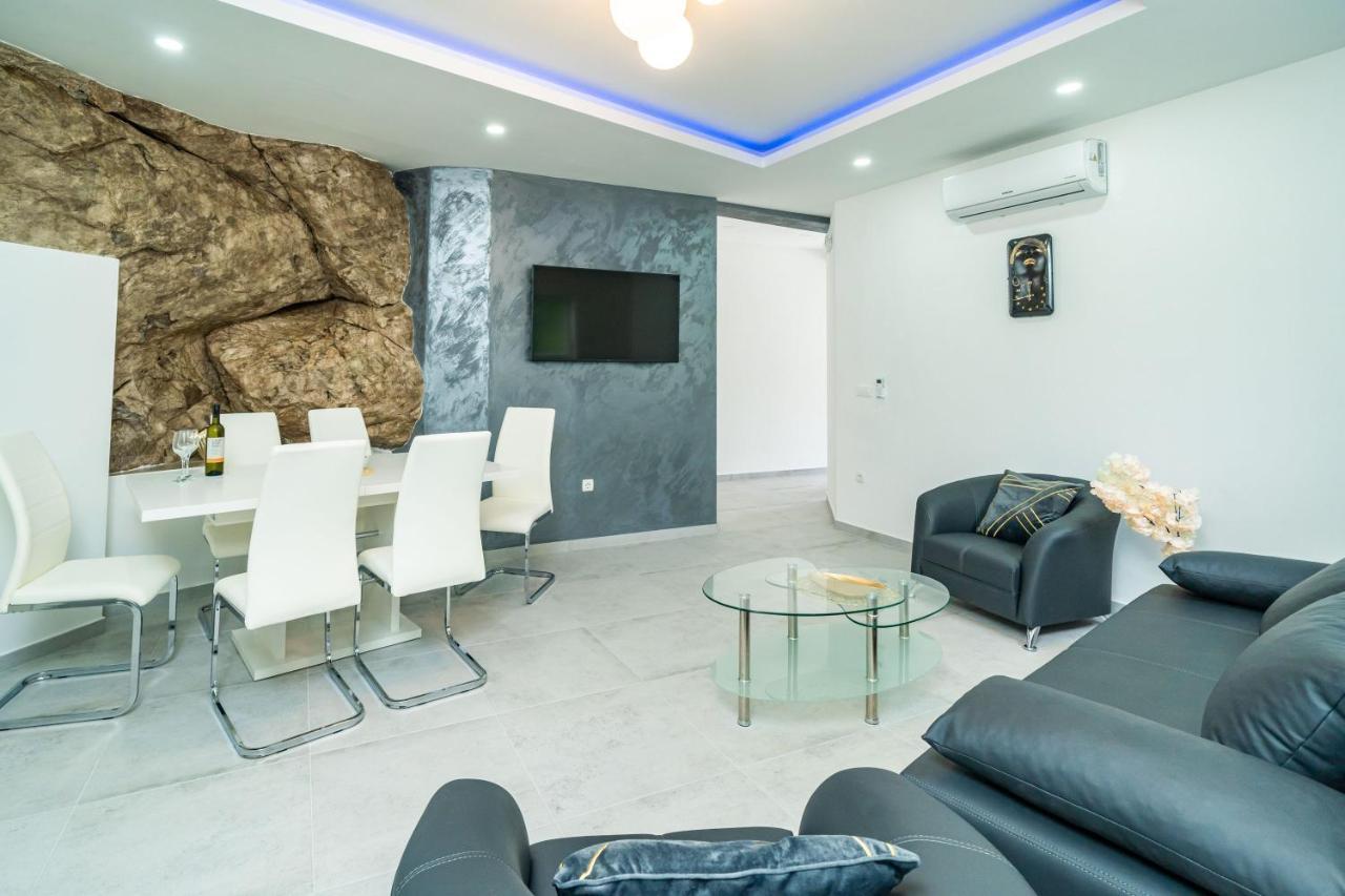 Hidden Gem Apartment Молунат Екстер'єр фото